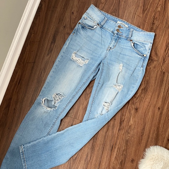 refuge Denim - Distressed Light Wash Jeans